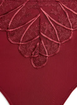 Hipster-String aus Mikrofaser mit Spitzendetails