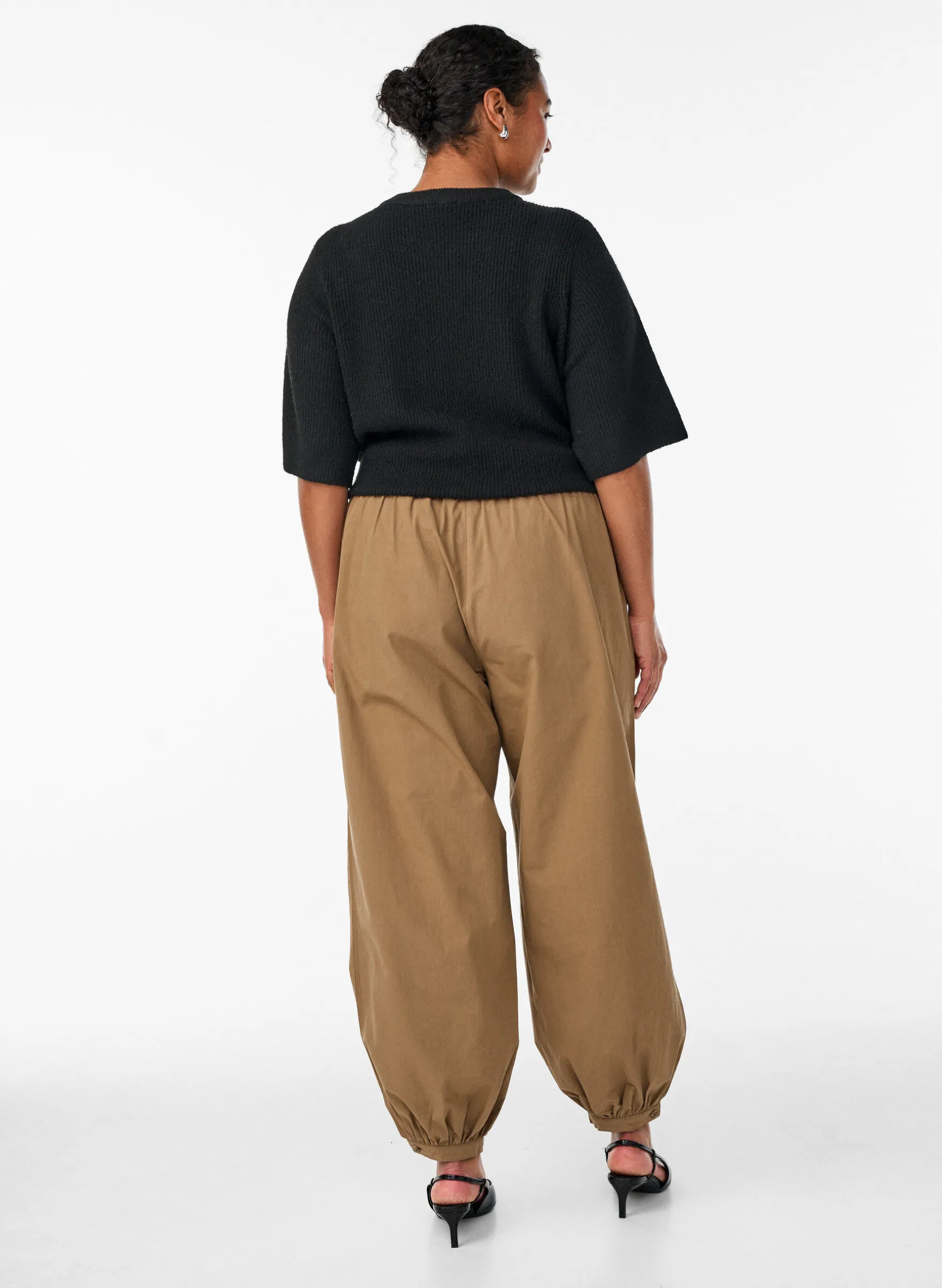 Hoch taillierte Ballonhose aus Baumwolle