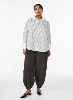 Hoch taillierte Ballonhose aus Baumwolle