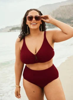 Hoch taillierte Bikinihose mit Struktur