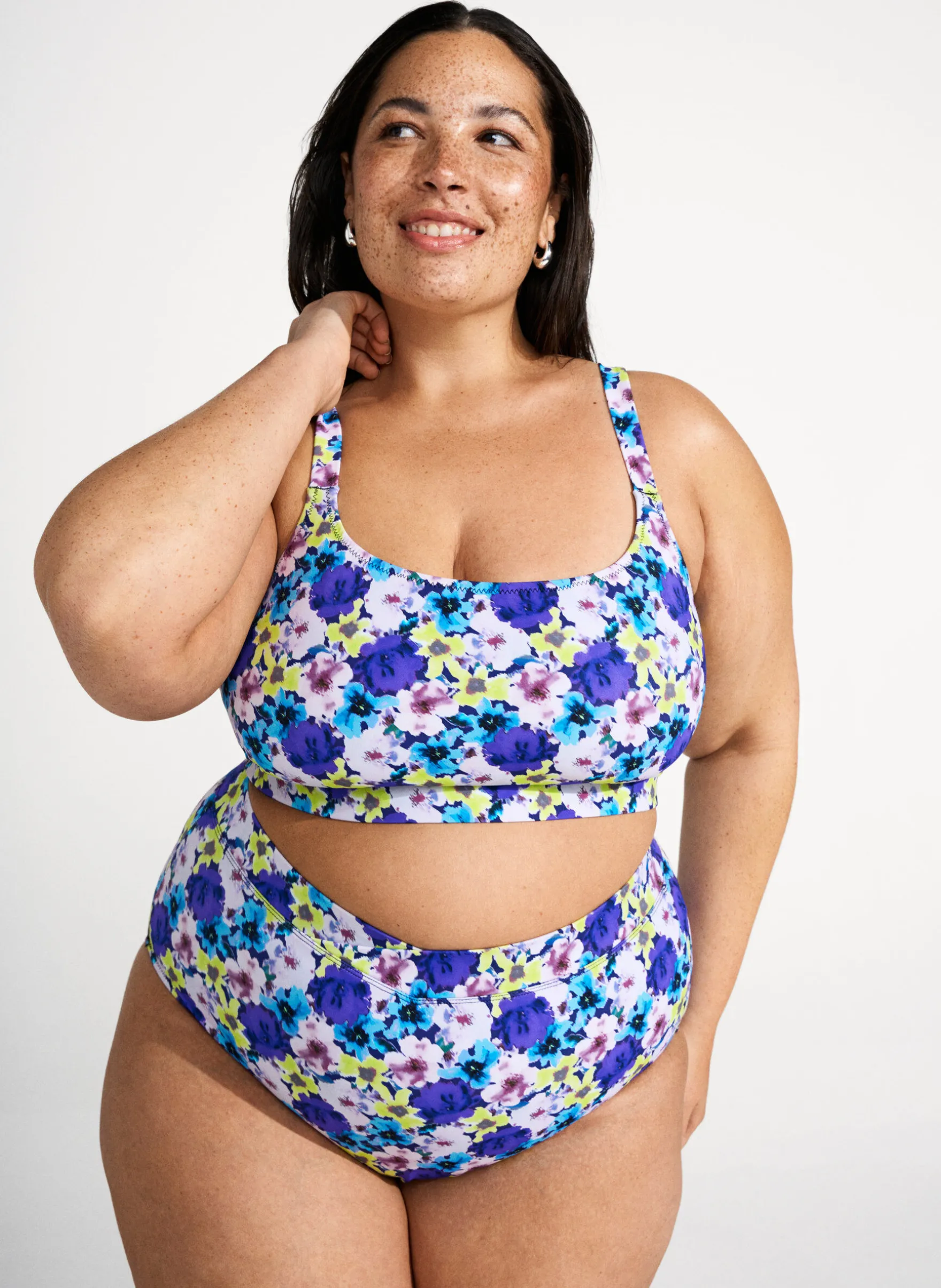 Hoch taillierte Bikinihose mit floralem Muster