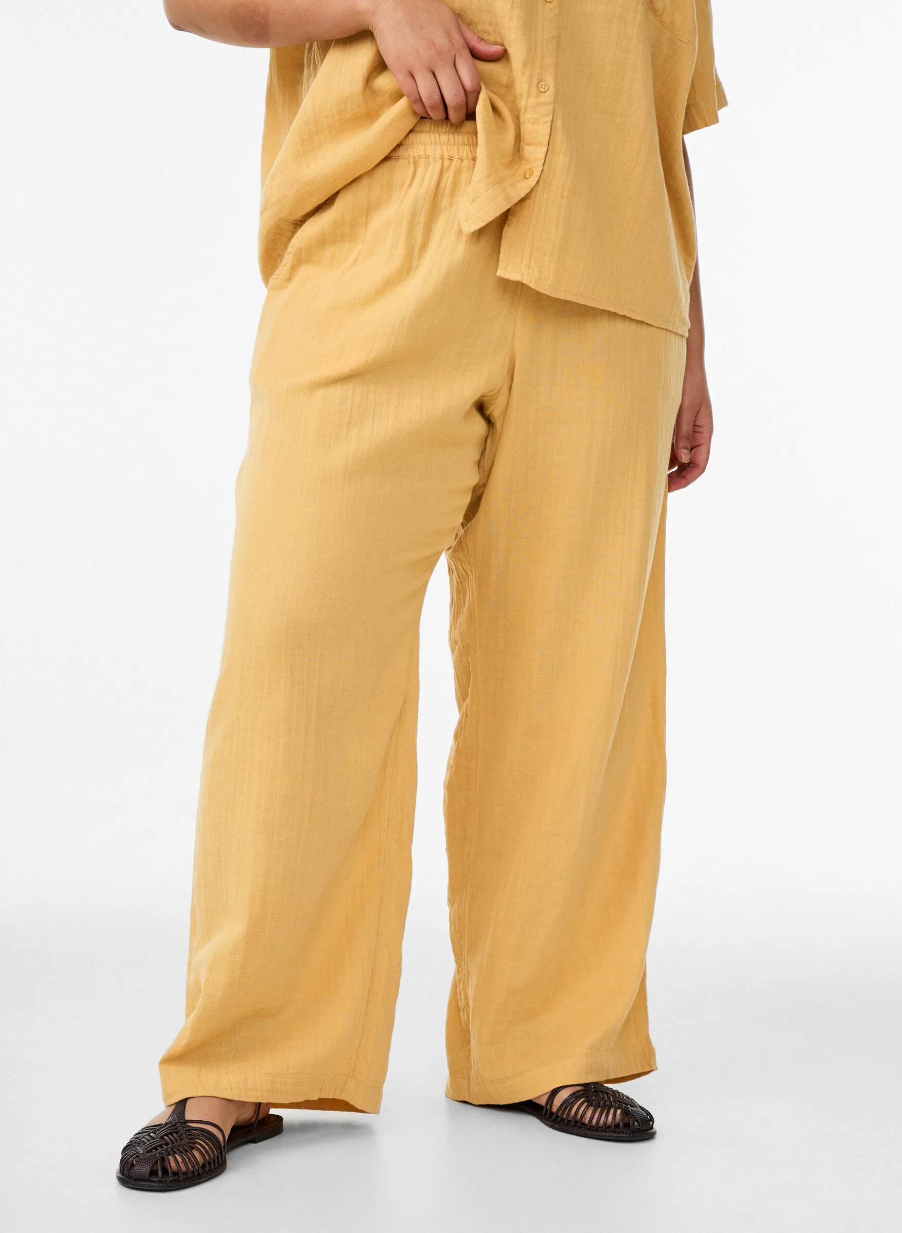Hoch taillierte Hose aus Baumwoll-Musselin mit weitem Bein