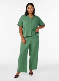 Hoch taillierte Hose aus Baumwoll-Musselin mit weitem Bein