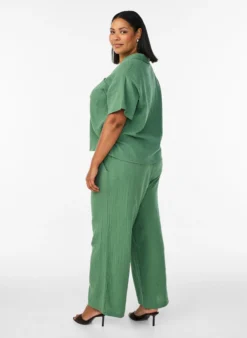 Hoch taillierte Hose aus Baumwoll-Musselin mit weitem Bein