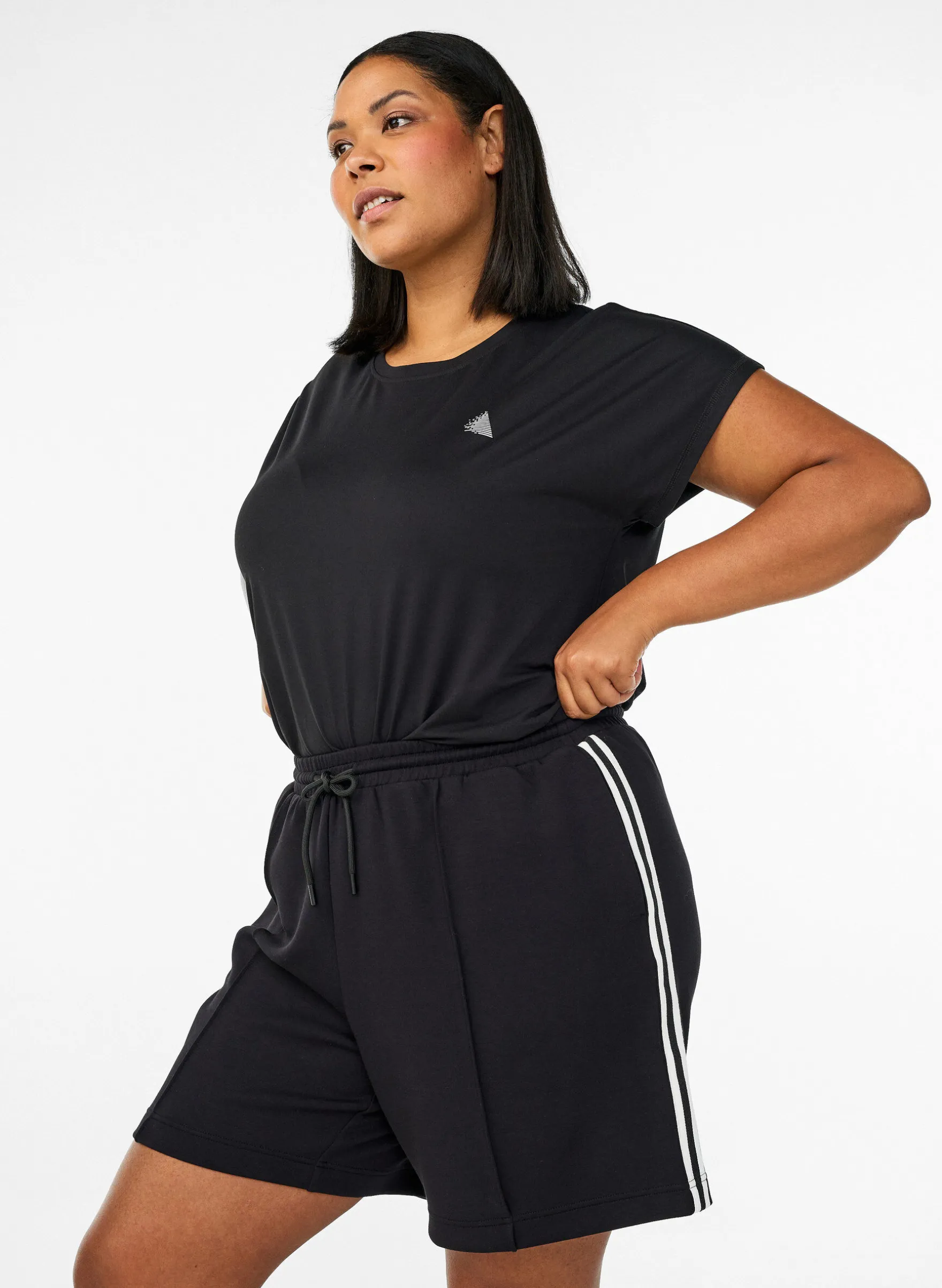 Hoch taillierte Shorts mit Streifendetails