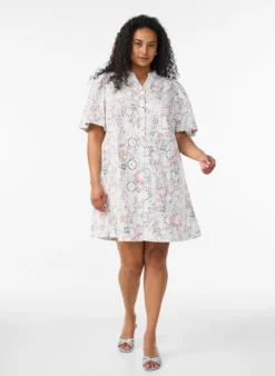 Kleid aus Baumwolle mit geblümtem Muster und Broderie Anglaise