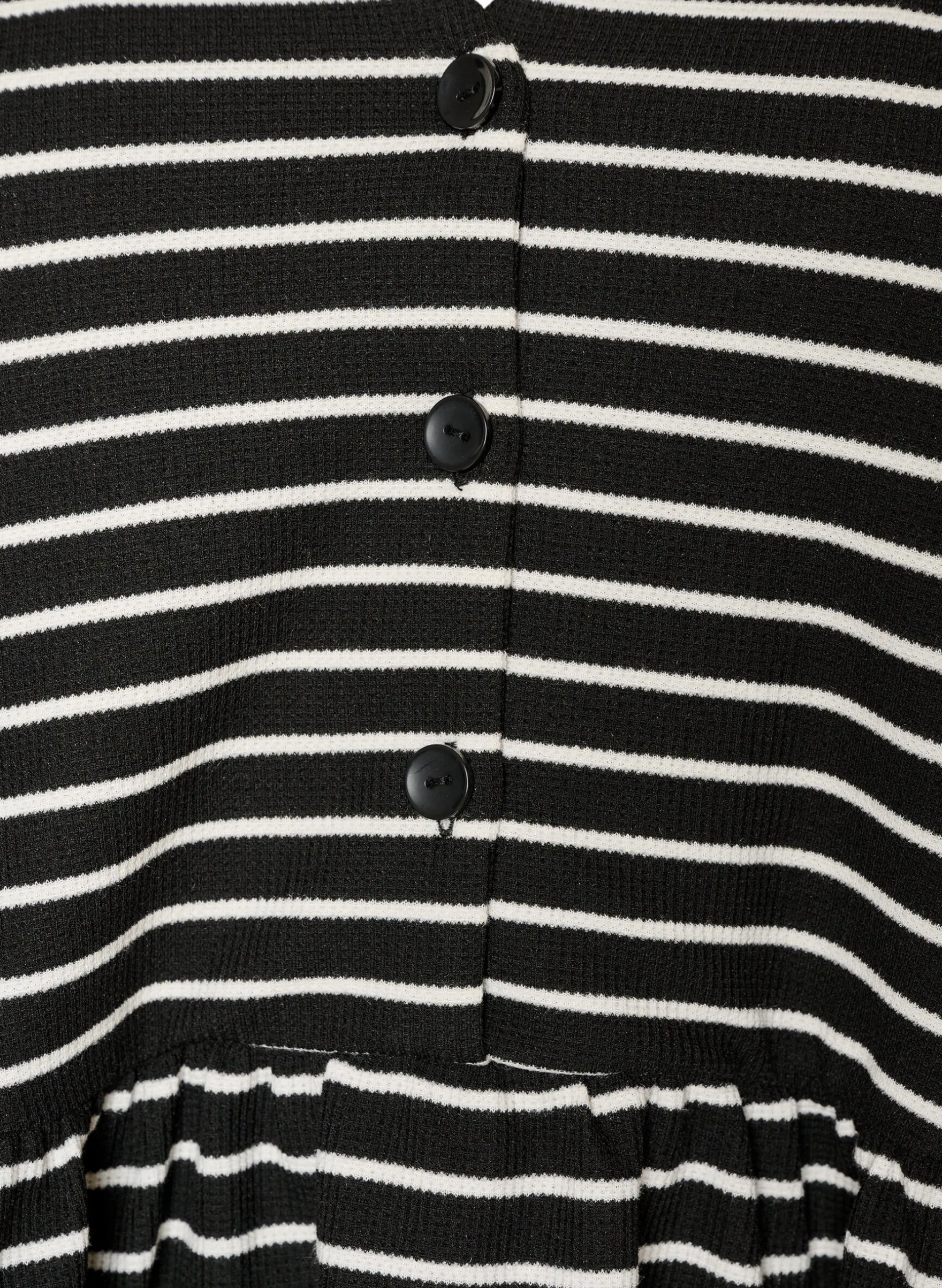 Kleid mit gerippter Textur und Empire-Linie