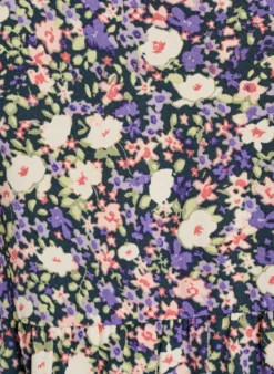 Kurzarmkleid mit A-Linie und Teilungsnähten