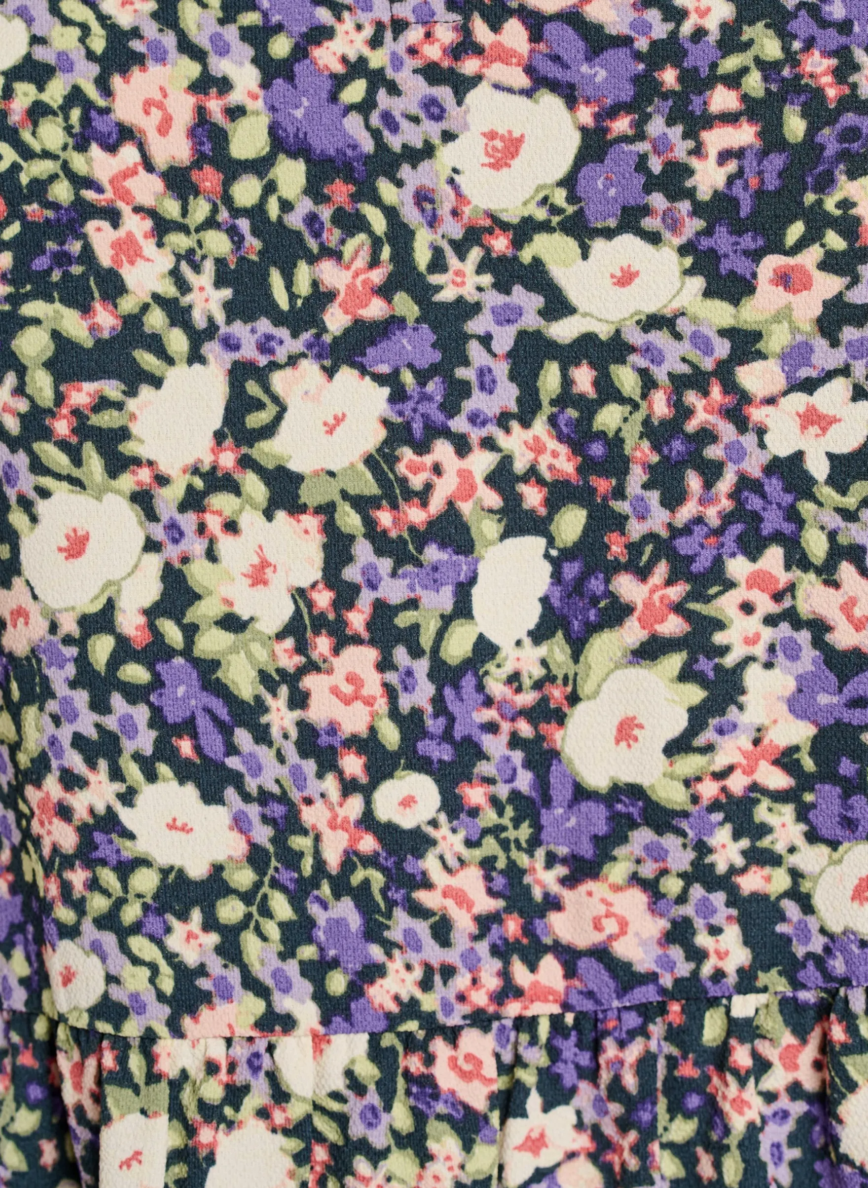 Kurzarmkleid mit A-Linie und Teilungsnähten