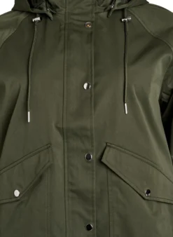 Kurze Frühlingsjacke mit abnehmbarer Kapuze
