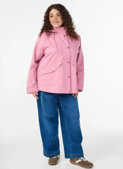 Kurze Frühlingsjacke mit abnehmbarer Kapuze