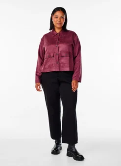 Kurze Jacke aus Wildlederimitat mit Taschen