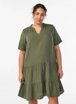 Kurzes A-Linien-Kleid aus Baumwollmusselin