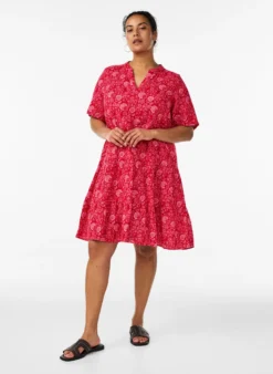 Kurzes A-Linien-Kleid aus Baumwollmusselin