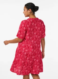 Kurzes A-Linien-Kleid aus Baumwollmusselin