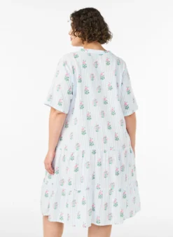 Kurzes A-Linien-Kleid aus Baumwollmusselin