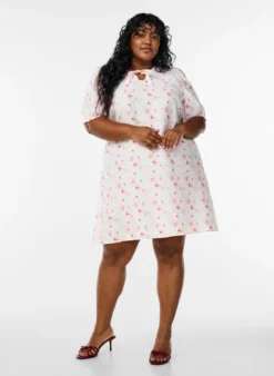 Kurzes A-Linien-Kleid mit geblümtem Print