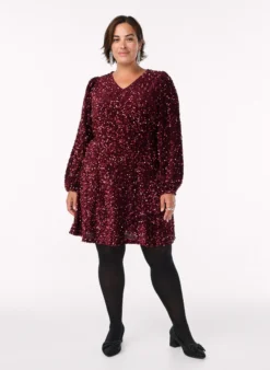 Kurzes A-Linien-Pailletten-Kleid