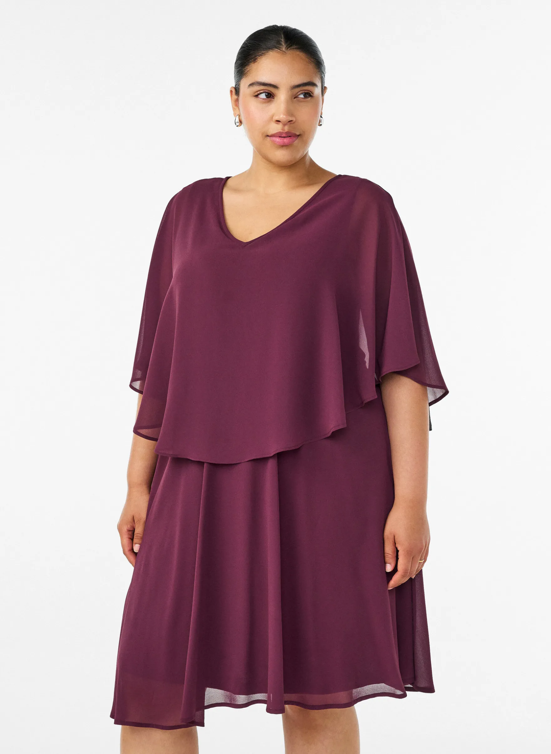 Kurzes Chiffon-Partykleid mit Lagen-Effekt
