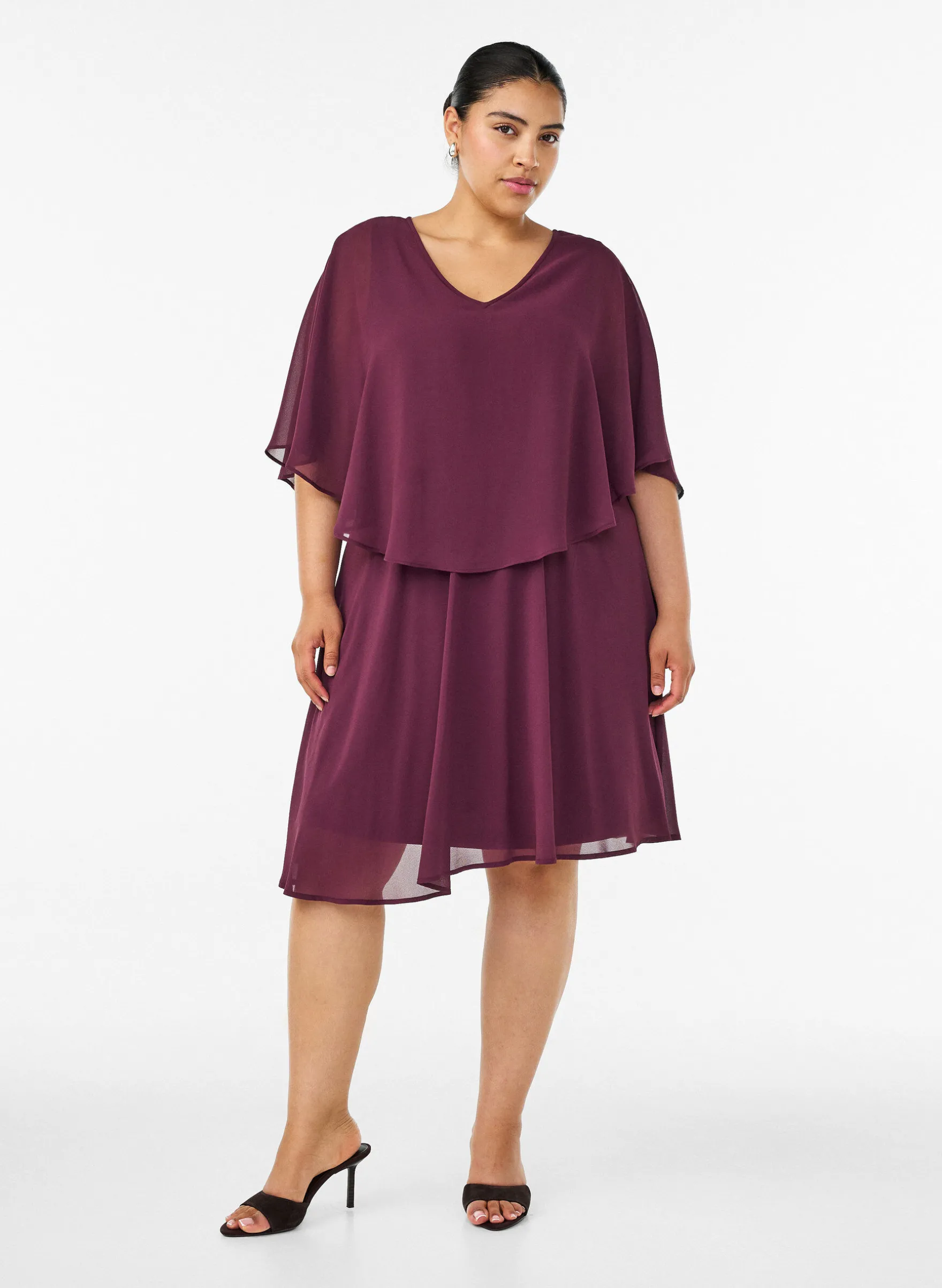 Kurzes Chiffon-Partykleid mit Lagen-Effekt