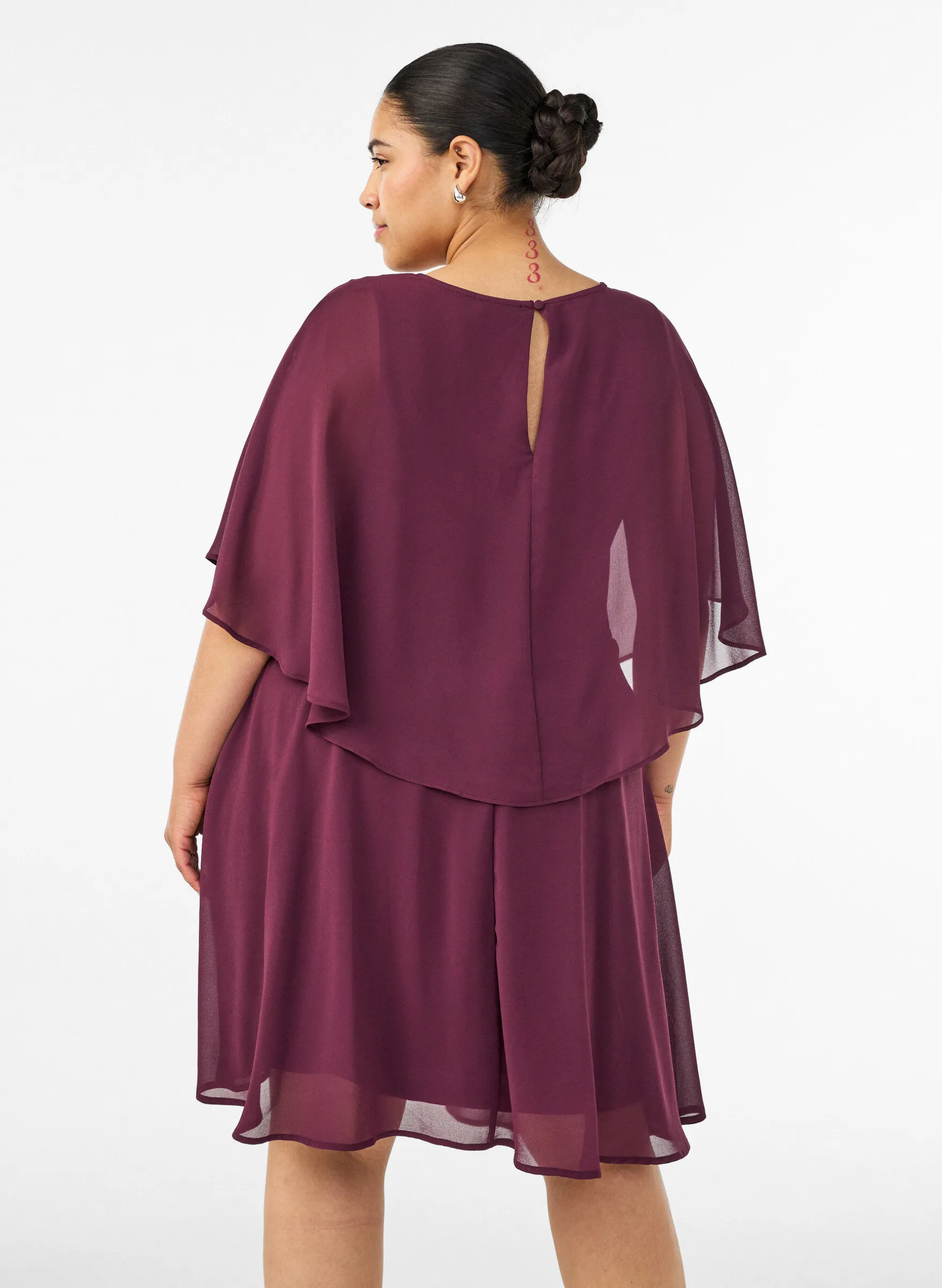 Kurzes Chiffon-Partykleid mit Lagen-Effekt