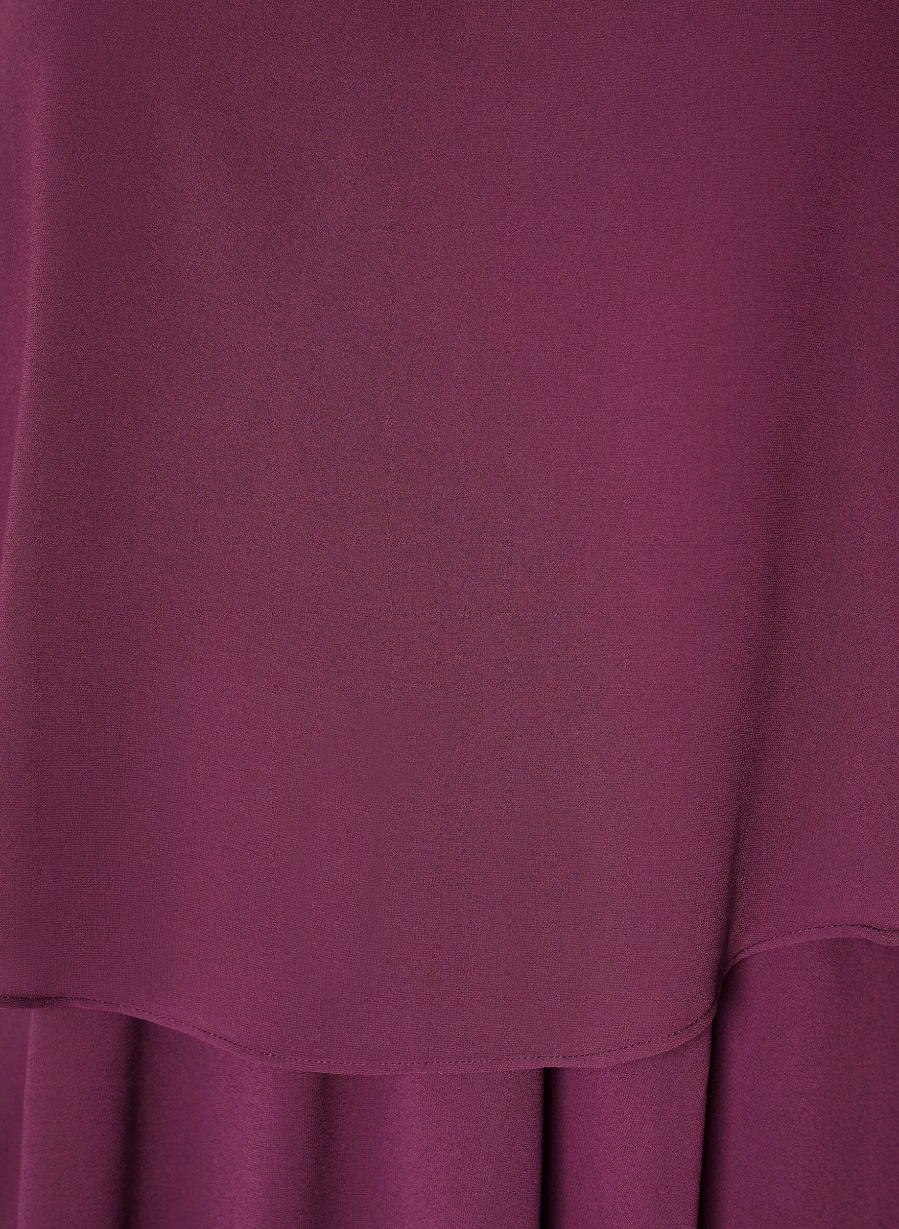 Kurzes Chiffon-Partykleid mit Lagen-Effekt