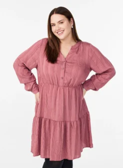Kurzes Kleid mit gewebtem Ripp und Gummizug in der Taille