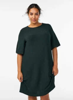Kurzes Kleid mit Glitzermuster