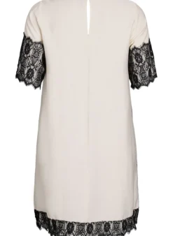 Kurzes Kleid mit kontrastfarbenen Spitzeneinsätzen