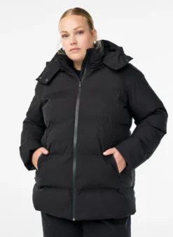 Kurze Steppjacke mit abnehmbarer Kapuze
