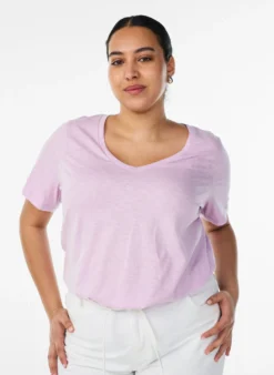 Kurzärmeliges Basic T-Shirt mit V-Ausschnitt
