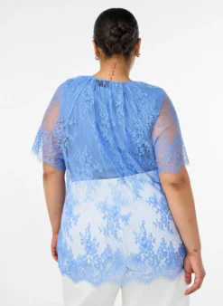 Kurzärmelige Spitzenbluse mit Bindeband