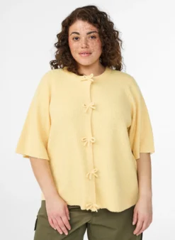 Kurzärmelige Strickjacke mit Schleifen