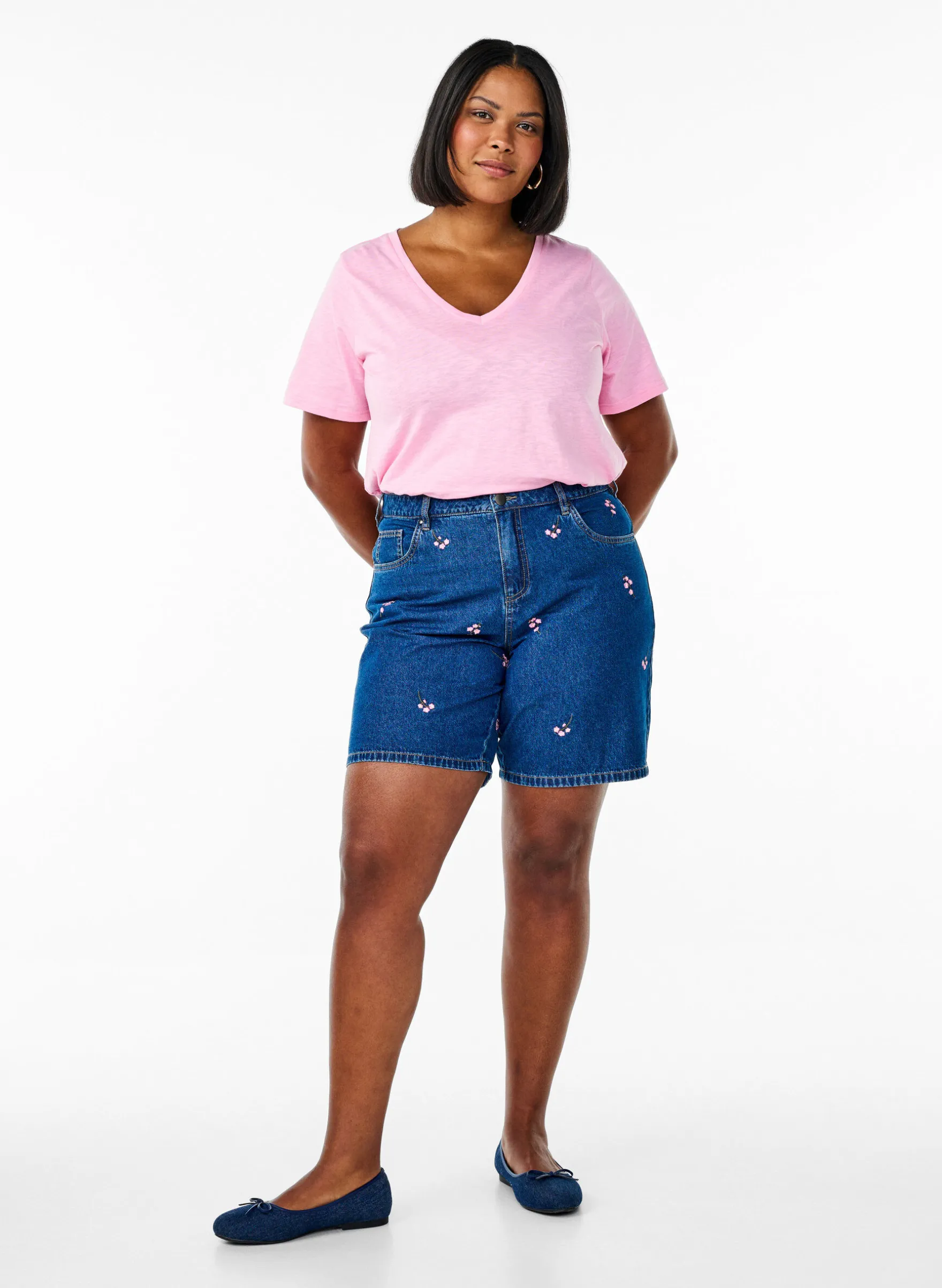 Kurzärmliges Basic-T-Shirt mit V-Ausschnitt