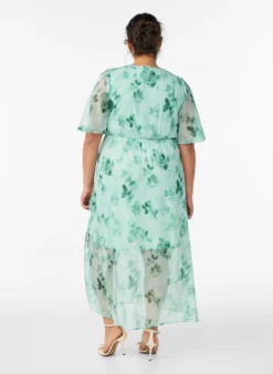 Langes Chiffonkleid mit geblümtem Print und kurzen Ärmeln