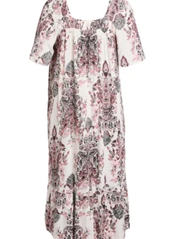 Langes Kleid mit eckigem Ausschnitt und floralen Mustern