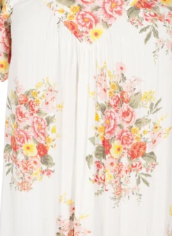 Langes Kleid mit eckigem Ausschnitt und floralen Mustern
