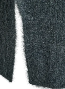 Langes Strickkleid mit hohem Kragen