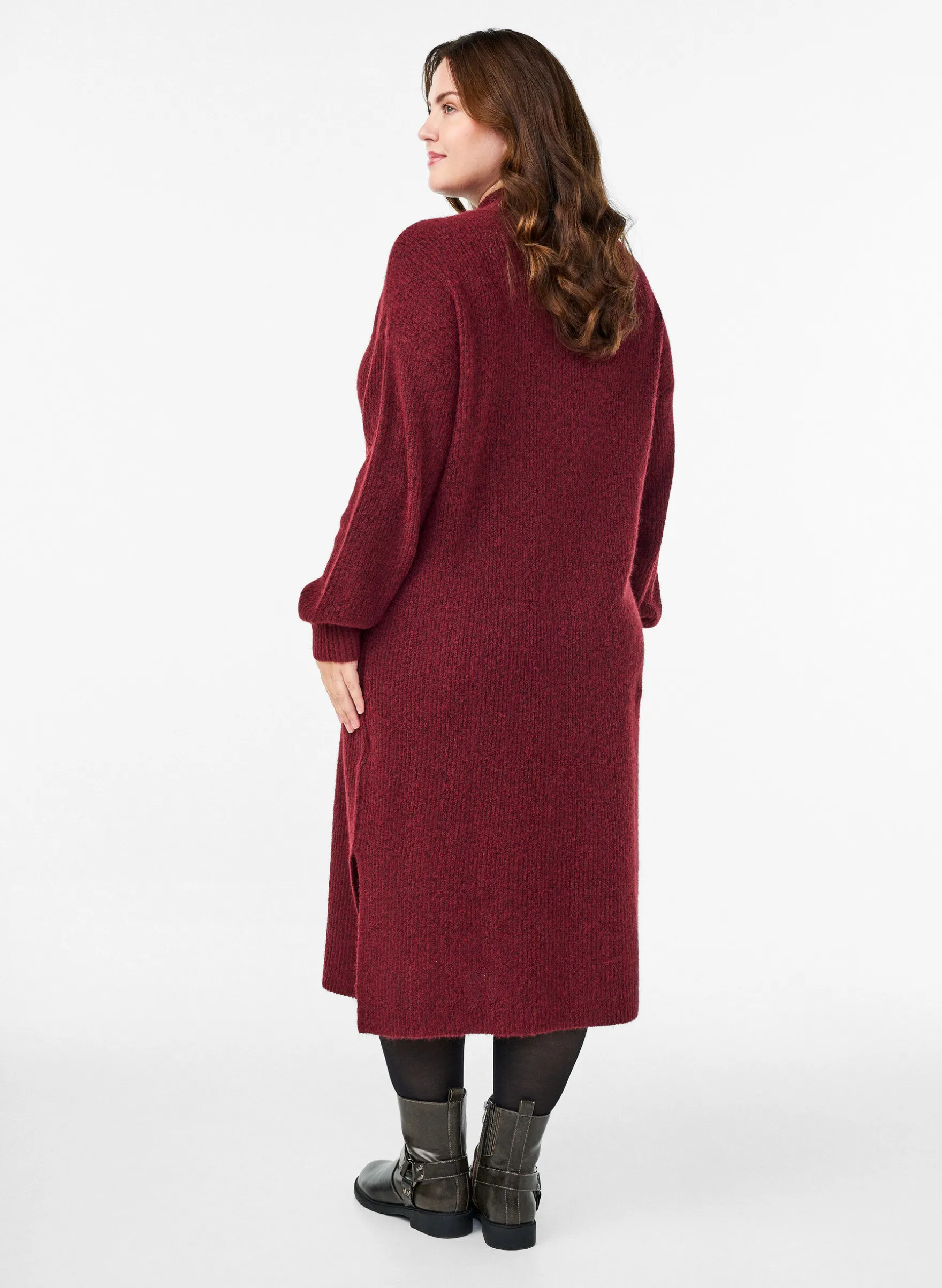 Langes Strickkleid mit hohem Kragen