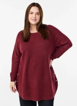Lange Strickbluse mit Kugelknöpfen