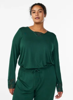 Langärmliges Pyjamaoberteil mit Spitzendetails