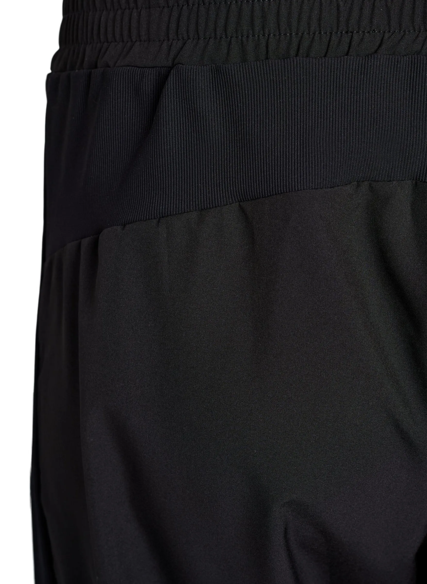 Leichte Trainingshose mit Taschen