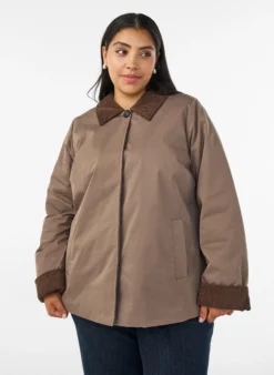 Leicht wattierte Jacke mit Cordkragen