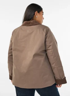 Leicht wattierte Jacke mit Cordkragen
