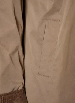 Leicht wattierte Jacke mit Cordkragen