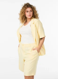 Lockere Bermudashorts mit hoher Taille