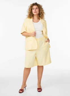 Lockere Bermudashorts mit hoher Taille