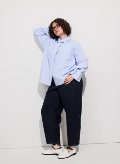 Lockere Bluse mit Bindeband