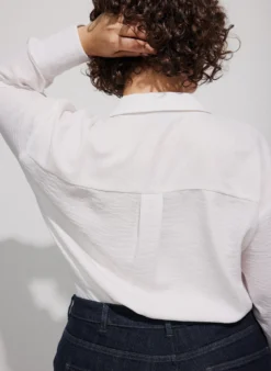 Lockere Bluse mit V-Ausschnitt