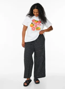 Lockere Hose mit hohem Bund und Taschen